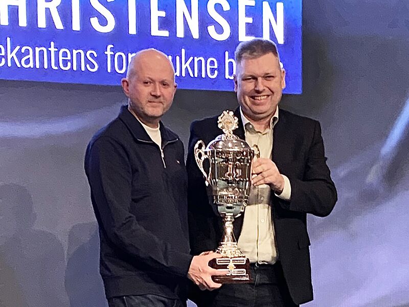 w_img_3044.jpg - Heino Mejer og Bo Mølgaard Jensen, modtager af Hill Climb mesterskabspokalen i Historiske klasser